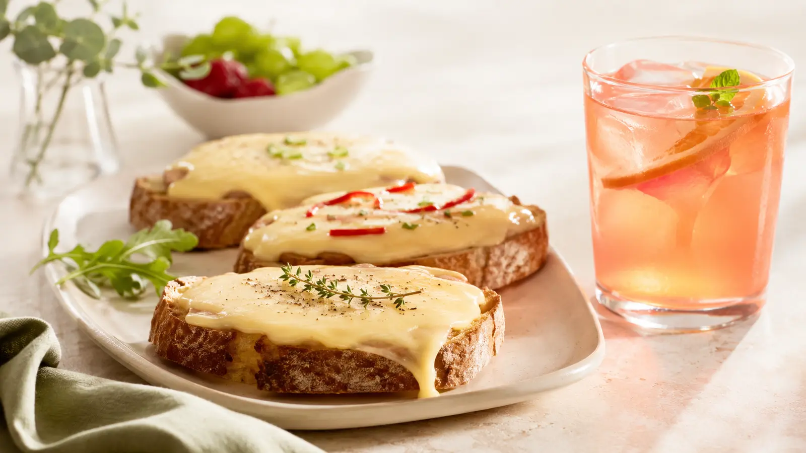 Processed cheese and buffered beverage applications for trisodium citrate